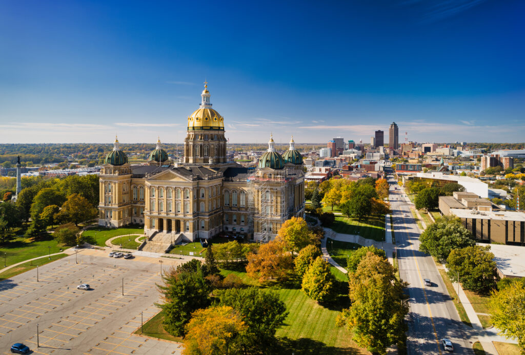Iowa State Capitol And Des Moines Skyline